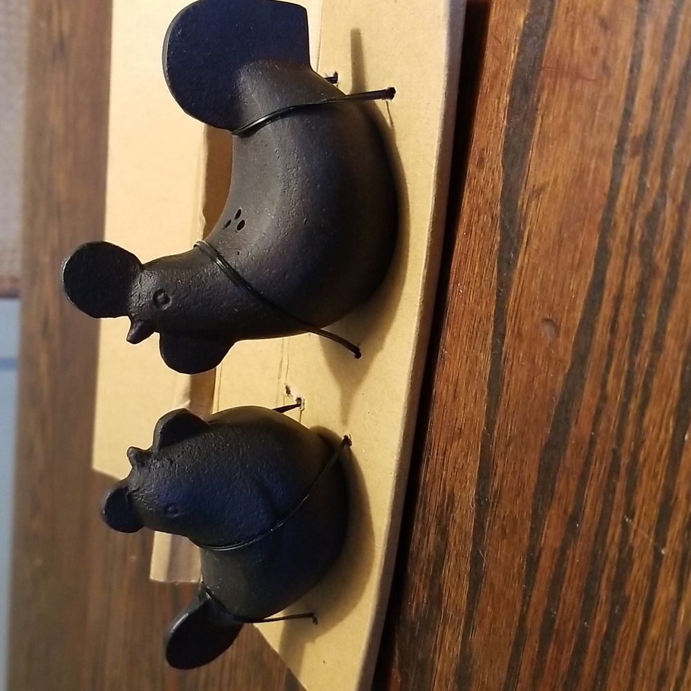 New with tag salt & pepper shakers